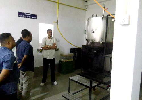 Photo 212: The SAPP PMU, including the Programme director - SAPP, IFAD consultant for programme management, Mr. Bodhi, and the Deputy manager Monitoring and evaluation visited the LEPGL plant and several Kithul tapping farmer sites in Ehaliyagoda on 27 Oct 2024